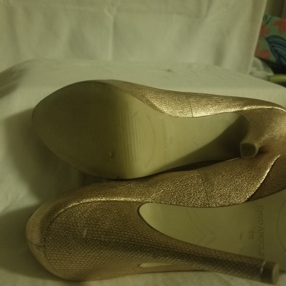 Enzo Angiolini metallic rose gold pump - Picture 4 of 4